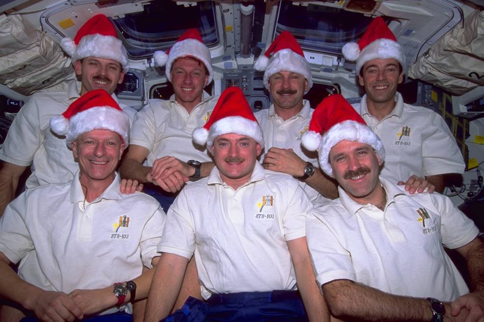 sts_103_christmas_1999