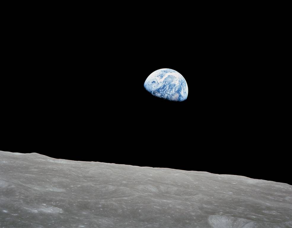 apollo_8_earthrise_1968