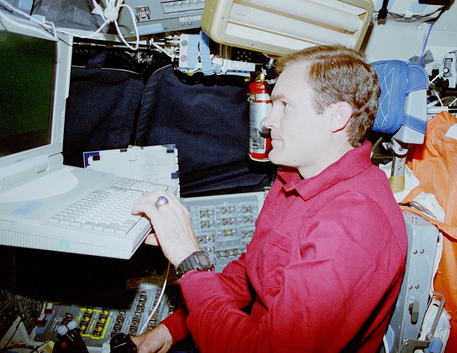 James D. Halsell uses the laptop-based PILOT to train for the entry and landing