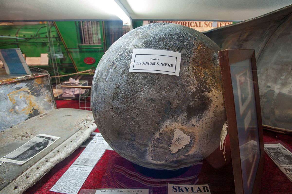 The museum in Esperance, Western Australia, displays an oxygen tank and a titanium tank from Skylab