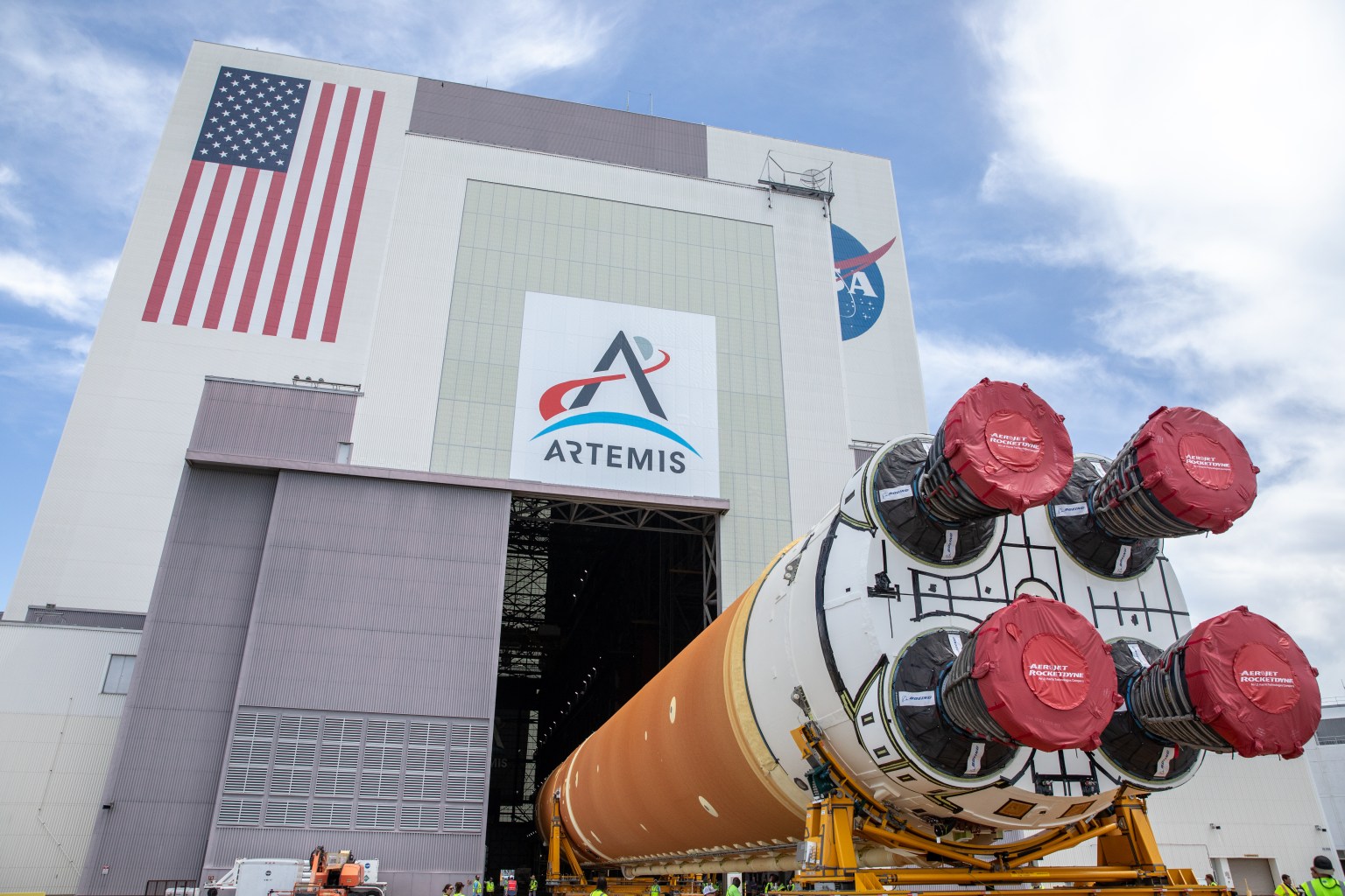 After completing its journey from NASA’s Michoud Assembly Facility in New Orleans aboard the Pegasus barge, teams with Exploration Ground Systems (EGS) transport the agency’s powerful SLS (Space Launch System) core stage to NASA’s Kennedy Space Center’s Vehicle Assembly Building in Florida on Tuesday, July 23, 2024. Once inside, SLS will be prepared for integration atop the mobile launcher ahead of the Artemis II launch.