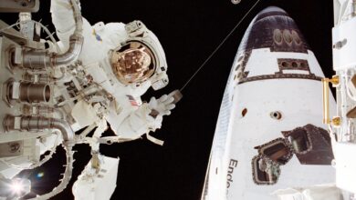 john-herrington-performs-a-spacewalk.jpg